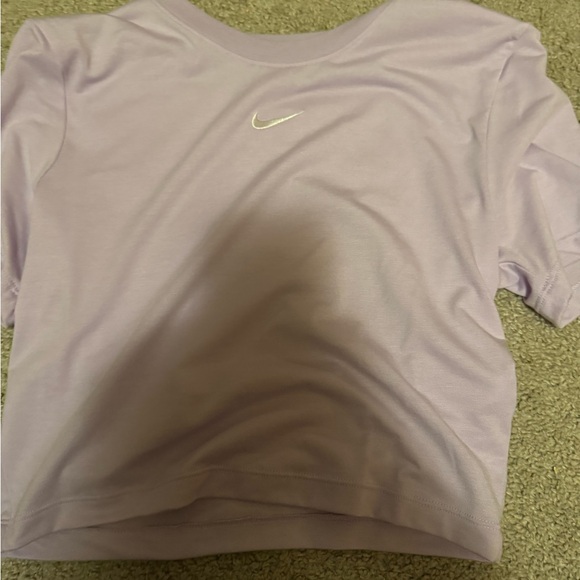Nike cropped shirt - Picture 1 of 3